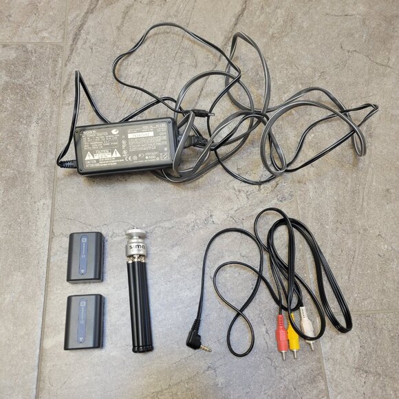 Sony DCR-TRV140E Digital8 Tape Digital Video Camera HANDYCAM Full Working Set - Picture 10 of 14